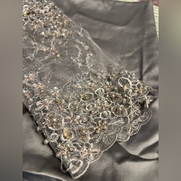 Loukiya silver sateen sari and blouse - Brand new with tag - Picture 5 of 7